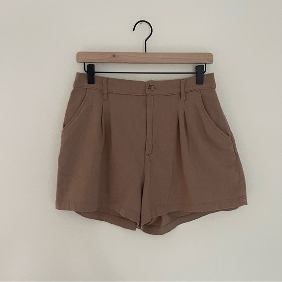 Hollister Ultra High Rise Linen Blend Women's Brown / Tan Shorts - Picture 2 of 6